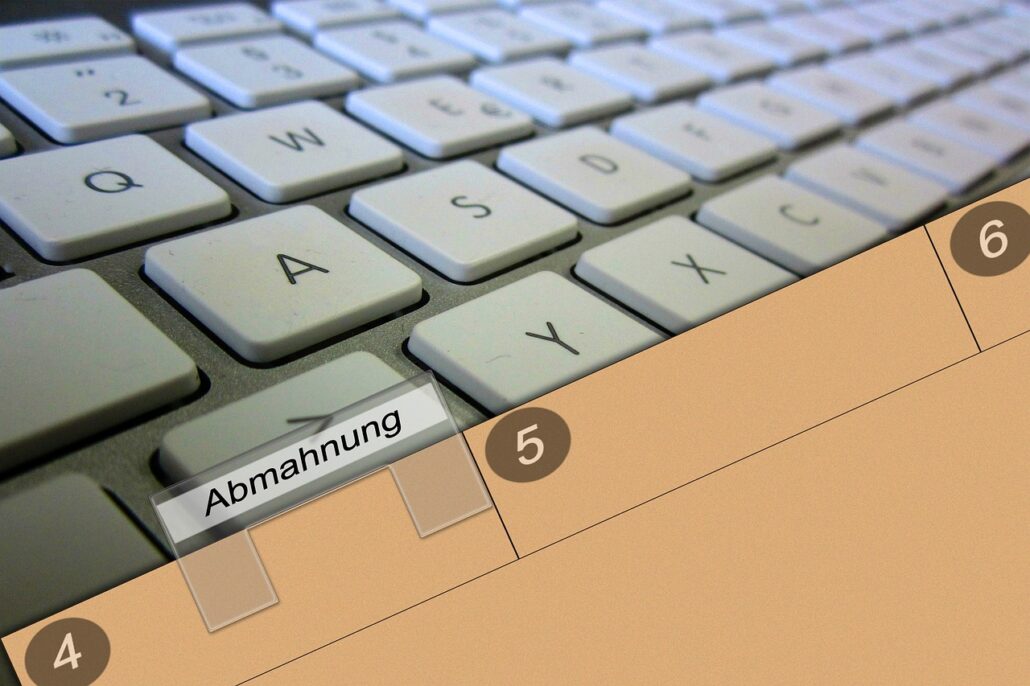 Abmahnung vom Arbeitgeber erhalten? Anwalt einschalten!